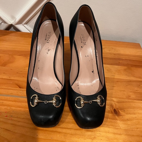 Gucci Shoes - Authentic Gucci Black Leather Horsebit Pumps with Gold Hardware. Size 39.5